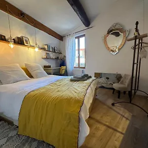 https://duplex-atelier-coeur-de-lourmarin.fr-provencehotel.com