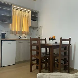 Milos Apartment Himarë
